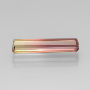 4.32カラットの天然バイカラートルマリン（20.6×4.6 mm・エメラルドカット）
