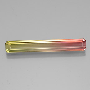 3.51カラットの天然バイカラートルマリン（29.3×4.3 mm・エメラルドカット）