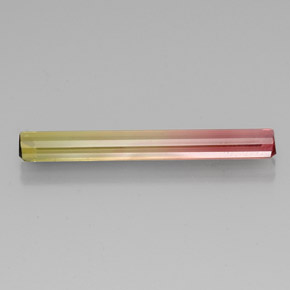 3.51カラットの天然バイカラートルマリン（29.3×4.3 mm・エメラルドカット）