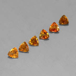 カラットの天然イエローオレンジトルマリン（4.1×4.1 mm・トリリアント）