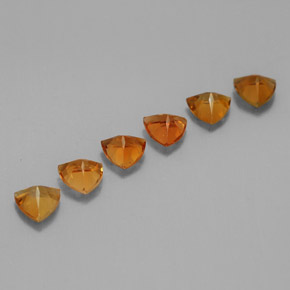 カラットの天然イエローオレンジトルマリン（4.1×4.1 mm・トリリアント）