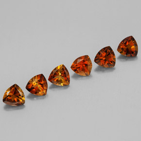 カラットの天然オレンジトルマリン（4.1×4.1 mm・トリリアント）