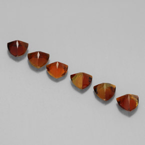 カラットの天然オレンジトルマリン（4.1×4.1 mm・トリリアント）