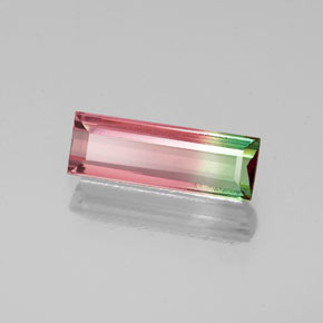 0.87カラットの天然ウォーターメロントルマリン（10×3.4 mm・バゲット）