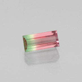 0.68カラットの天然ウォーターメロントルマリン（7.1×3.4 mm・バゲット）
