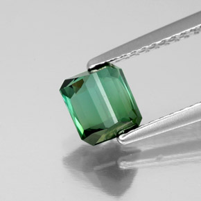 1.15カラットの天然グリーントルマリン（5.9×5.4 mm・エメラルドカット）
