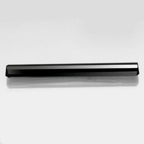 19.32カラットの天然黒トルマリン（53.3×6.7 mm・エメラルドカット）