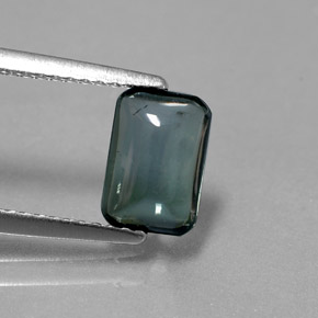 1.37カラットの天然グリーングレートルマリン（8.3×5.6 mm・透明）