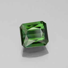 1.81カラットの天然グリーントルマリン（7.4×6.8 mm・エメラルドカット）