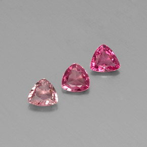カラットの天然マルチピンクトルマリン（4.4×4.3 mm・トリリアント）
