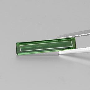 1.14カラットの天然グリーントルマリン（16.7×3.5 mm・エメラルドカット）