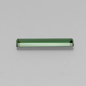 1.14カラットの天然グリーントルマリン（16.7×3.5 mm・エメラルドカット）
