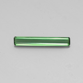 1.51カラットの天然グリーントルマリン（20.7×3.4 mm・エメラルドカット）