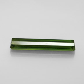 3.12カラットの天然フォレストグリーントルマリン（21.3×4 mm・エメラルドカット）