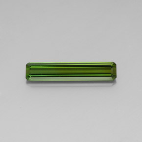 3.01カラットの天然グリーントルマリン（21.1×4.3 mm・エメラルドカット）