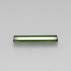 3.01カラットの天然グリーントルマリン（21.1×4.3 mm・エメラルドカット）