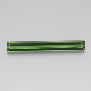 3.15カラットの天然ミディアムグリーントルマリン（28.3×3.6 mm・エメラルドカット）