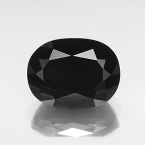 36.01カラットの天然黒トルマリン（22.1×16.8 mm・オーバルカット）