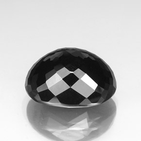 32.33カラットの天然ショールトルマリン（21.1×16.1 mm・オーバルカット）