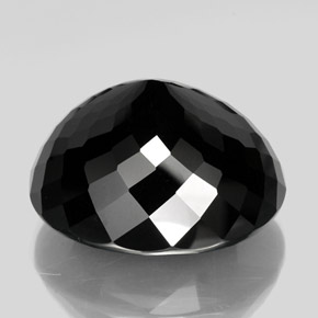 88.82カラットの天然黒トルマリン（29.1×24.8 mm・オーバルカット）