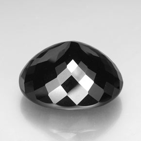 74.70カラットの天然黒トルマリン（27.5×23.5 mm・オーバルカット）