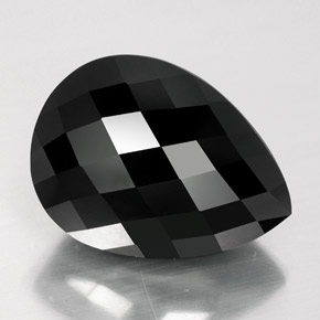 16.07カラットの天然黒トルマリン（18×13.3 mm・洋梨の形）