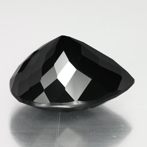 16.07カラットの天然黒トルマリン（18×13.3 mm・洋梨の形）