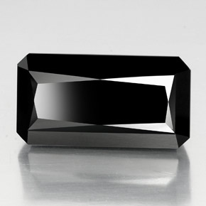 38.90カラットの天然黒トルマリン（25.2×13.3 mm・エメラルドカット）