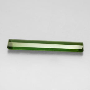 2.62カラットの天然グリーントルマリン（23.4×4.5 mm・エメラルドカット）
