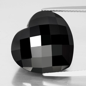 25.72カラットの天然黒トルマリン（18.1×17.1 mm・ハート型）