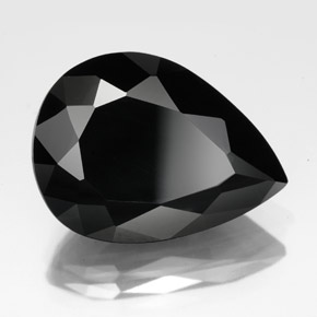 11.73カラットの天然黒トルマリン（17.9×13.2 mm・洋梨の形）