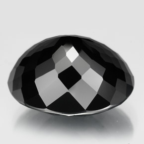 19.88カラットの天然黒トルマリン（17.9×13.9 mm・オーバルカット）