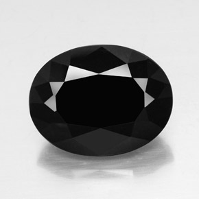 20.48カラットの天然黒トルマリン（19.5×15.1 mm・オーバルカット）