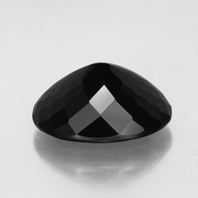 20.48カラットの天然黒トルマリン（19.5×15.1 mm・オーバルカット）