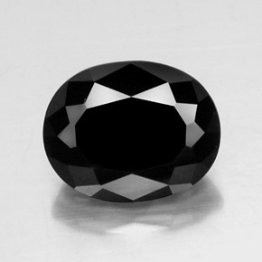 6.99カラットの天然黒トルマリン（13.2×10.5 mm・オーバルカット）