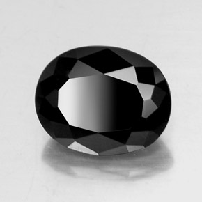 6.99カラットの天然黒トルマリン（13.2×10.5 mm・オーバルカット）