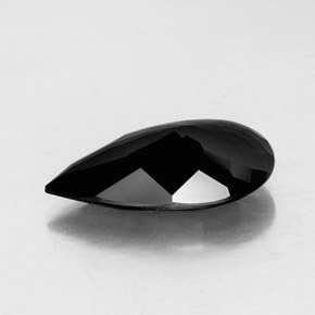 6.19カラットの天然黒トルマリン（16.6×11.2 mm・洋梨の形）