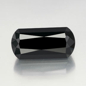 40.88カラットの天然黒トルマリン（27.8×13.5 mm・ファンシーシェイプ）