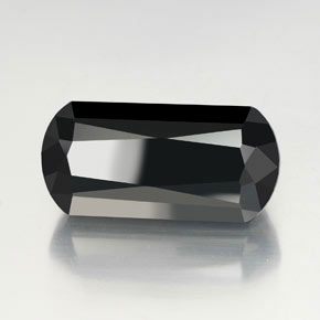 40.88カラットの天然黒トルマリン（27.8×13.5 mm・ファンシーシェイプ）