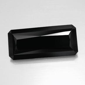 35.23カラットの天然ショールトルマリン（30.7×13.7 mm・エメラルドカット）