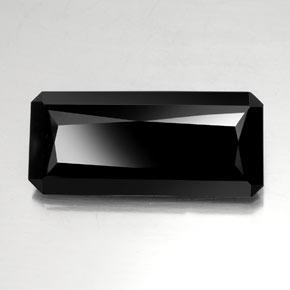 35.23カラットの天然ショールトルマリン（30.7×13.7 mm・エメラルドカット）