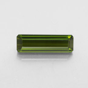 2.25カラットの天然グリーントルマリン（14×4.3 mm・エメラルドカット）