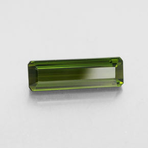 2.25カラットの天然グリーントルマリン（14×4.3 mm・エメラルドカット）