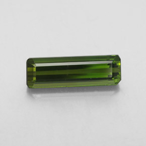 2.22カラットの天然グリーントルマリン（14×4.4 mm・エメラルドカット）