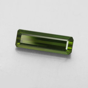 2.22カラットの天然グリーントルマリン（14×4.4 mm・エメラルドカット）