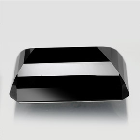 22.79カラットの天然黒トルマリン（21.2×12.5 mm・エメラルドカット）