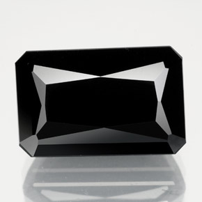 14.50カラットの天然黒トルマリン（16.2×10.5 mm・エメラルドカット）