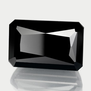14.50カラットの天然黒トルマリン（16.2×10.5 mm・エメラルドカット）