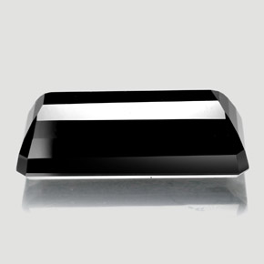 18.37カラットの天然黒トルマリン（23.2×9.4 mm・エメラルドカット）