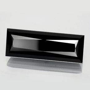 10.39カラットの天然黒トルマリン（22.3×8.2 mm・バゲット）